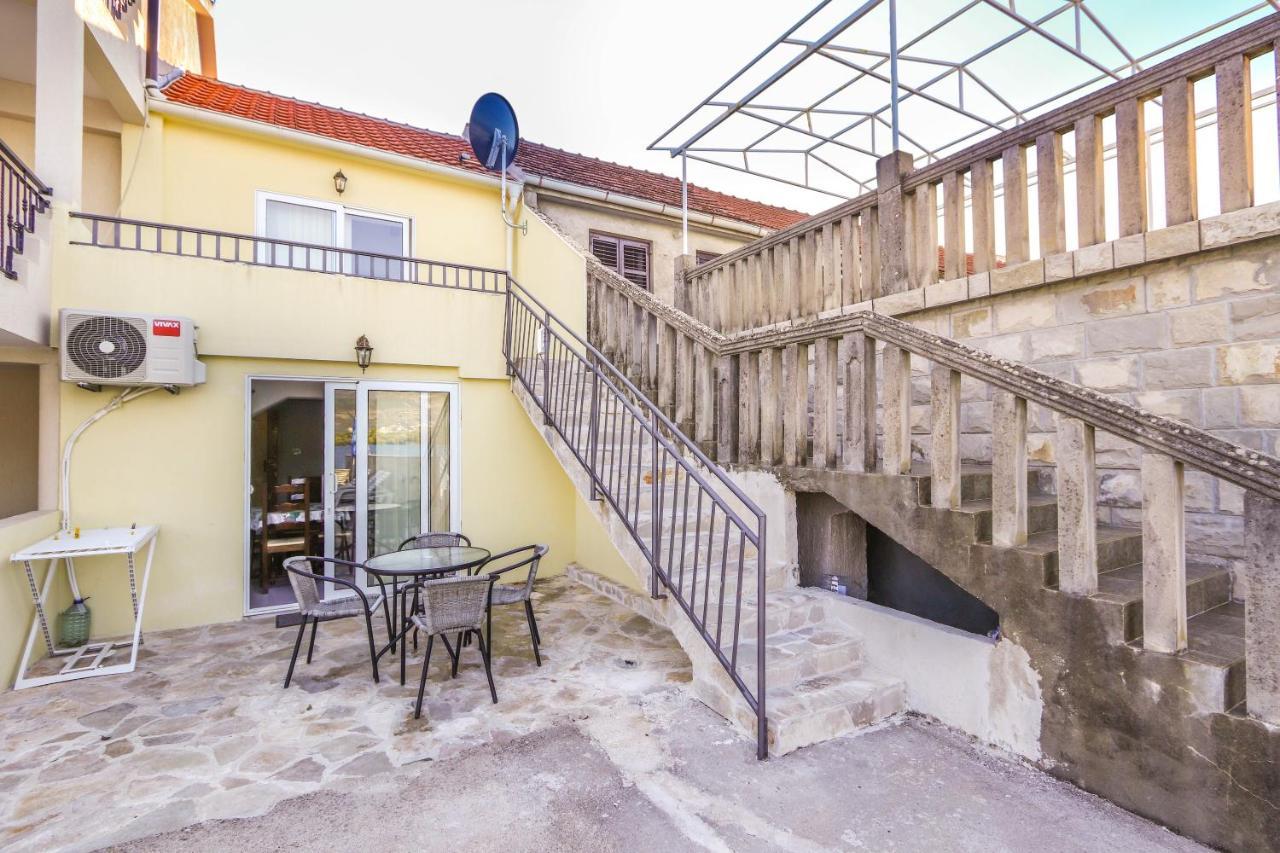 Apartments Bella Di Boka Tivat Exterior foto